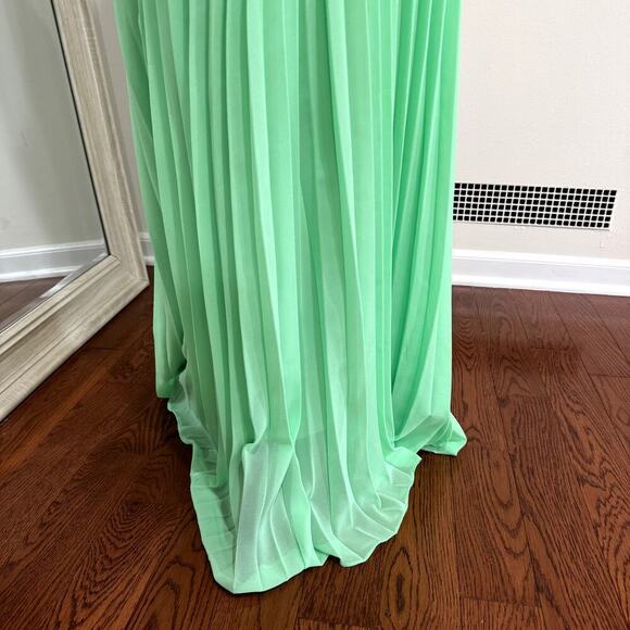 NWOT Neon Green Pleated Maxi Dress with Side Cutouts Women's Size M - Picture 2 of 6